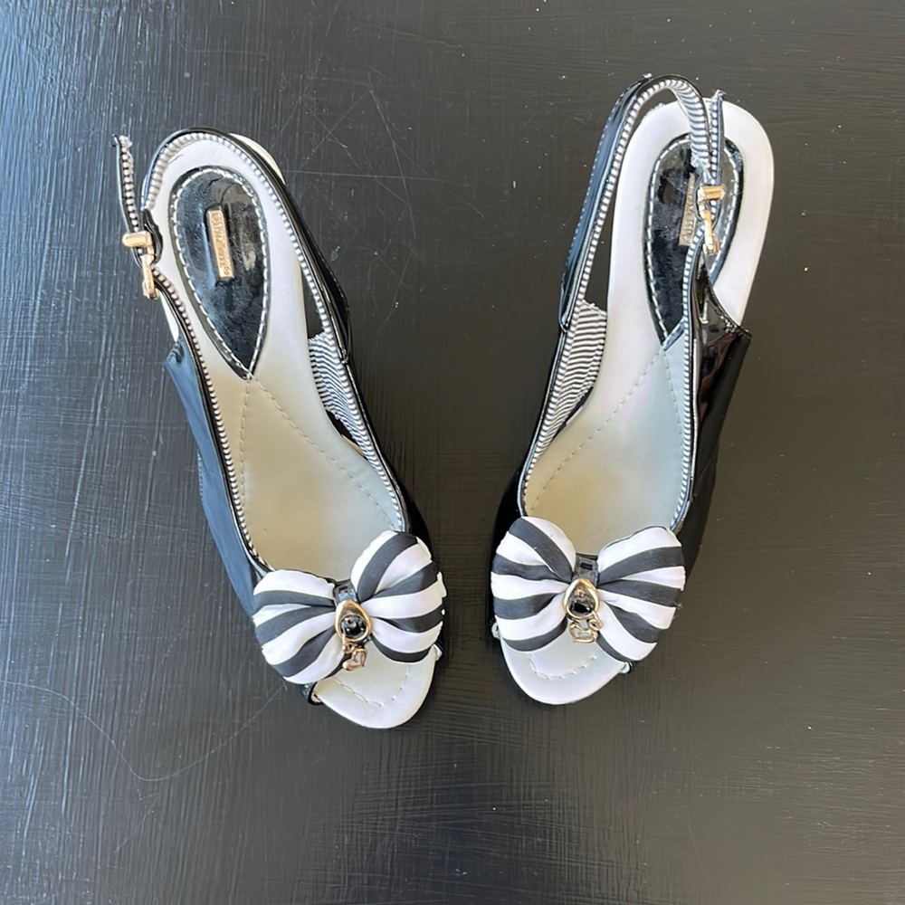 Beauty Heel black & white 5 inch wedges